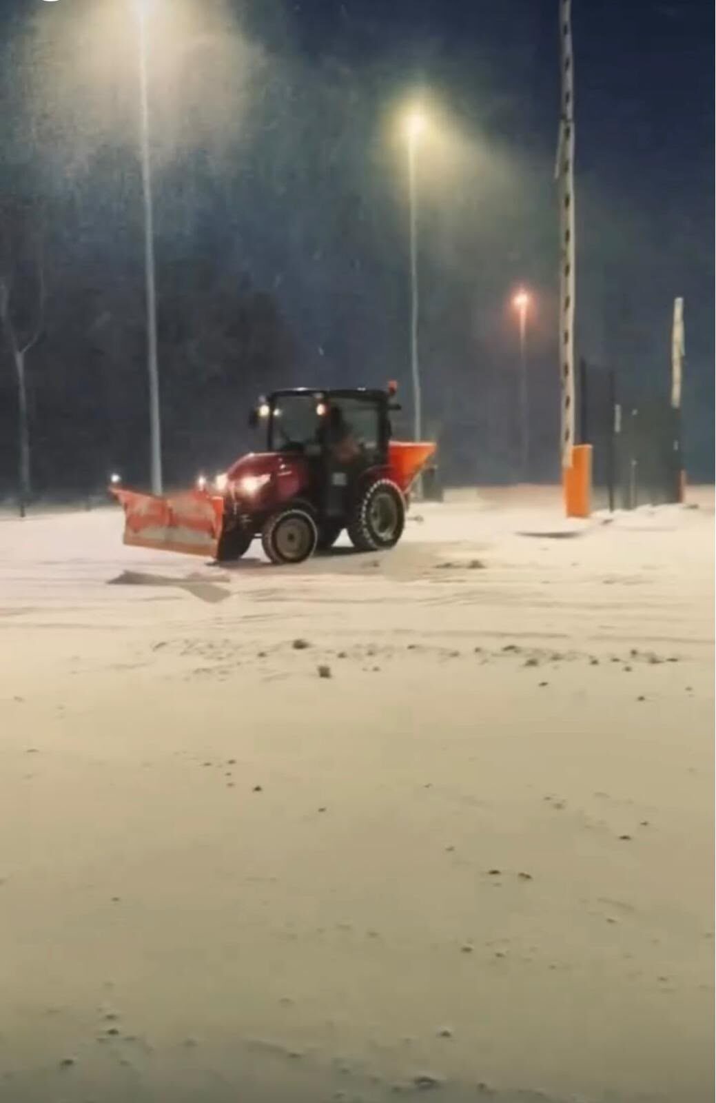 Winterlicher Arbeitseindruck mit Schnee