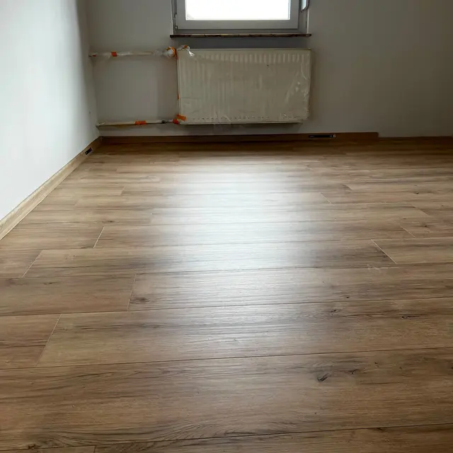 Detailansicht eines verlegten Bodenbelags