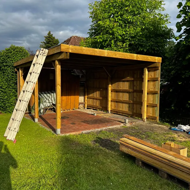 Montiertes Gartenhaus aus Holz
